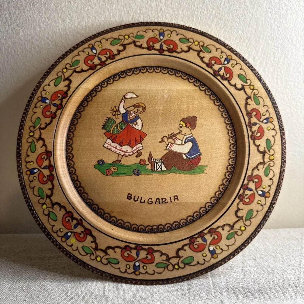 Vintage Wooden Hand carved\Painted Decor Plate Wall Hanging Folk BULGARIA‎